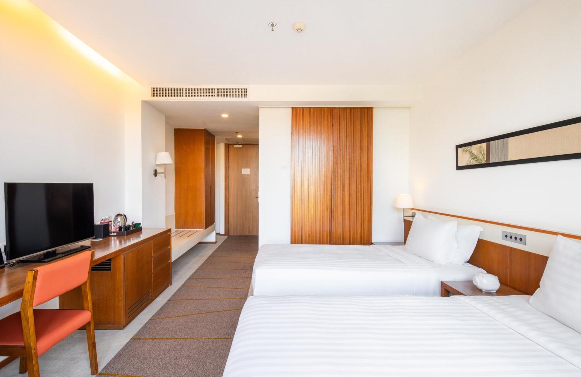 Eastin Tan Hotel Чиангмай Екстериор снимка