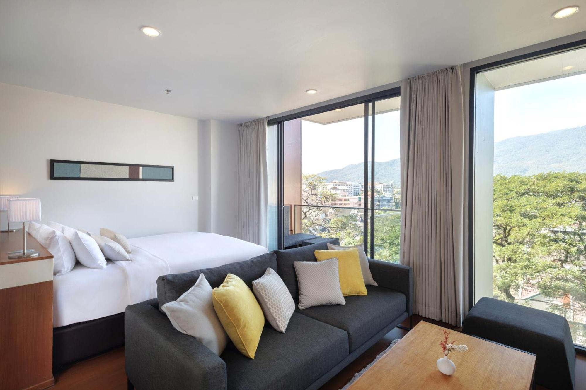 Eastin Tan Hotel Чиангмай Екстериор снимка