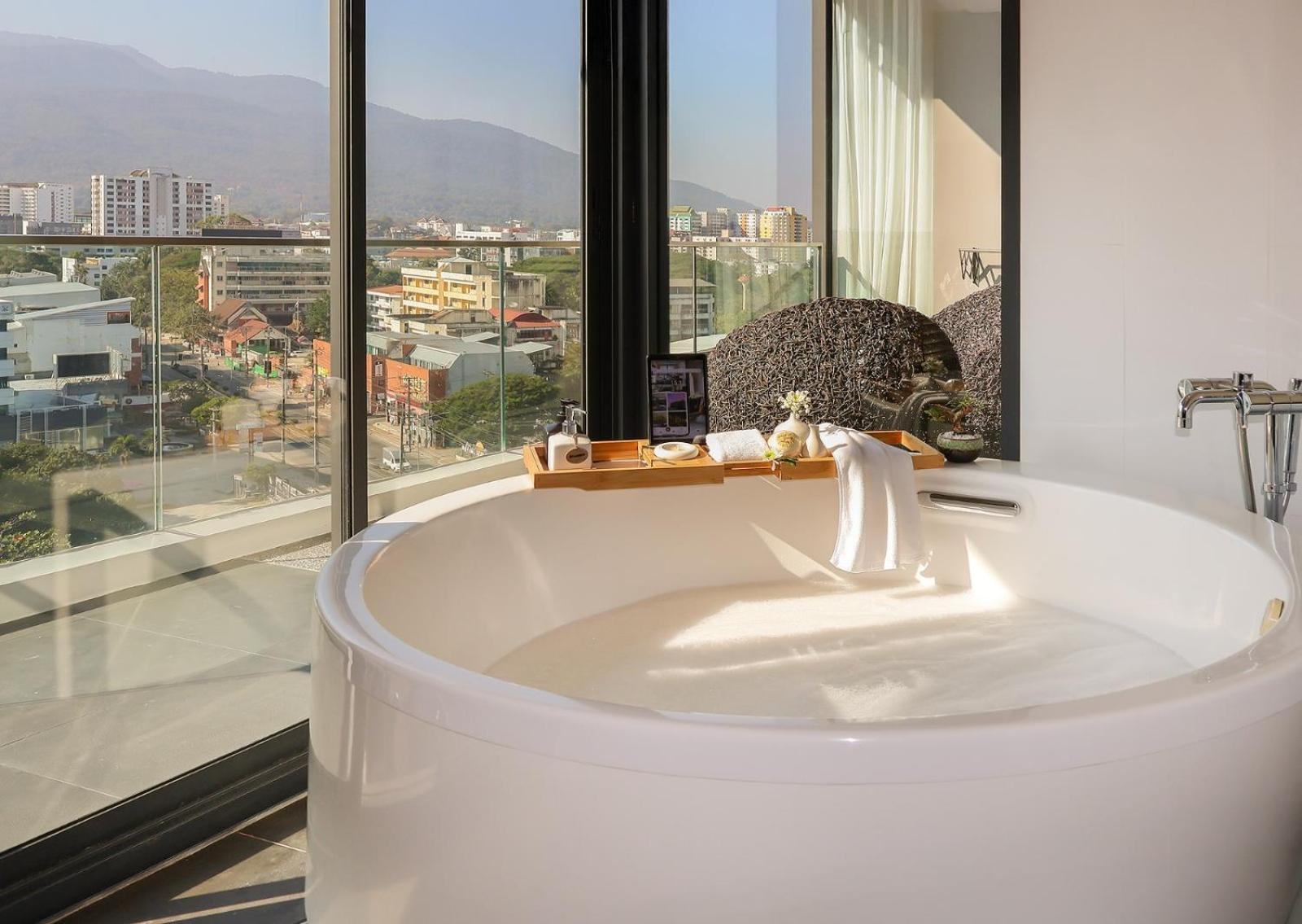 Eastin Tan Hotel Чиангмай Екстериор снимка